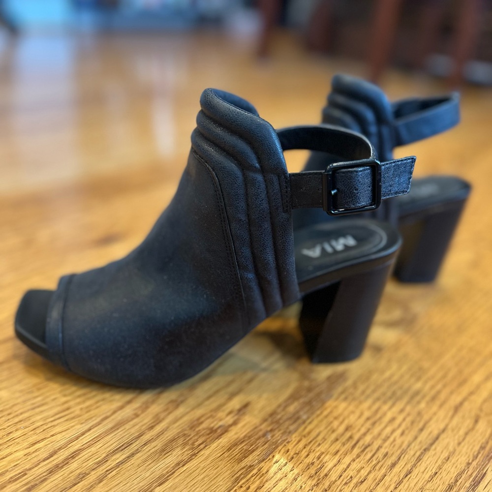 MIA Keity Open-Toe Heel